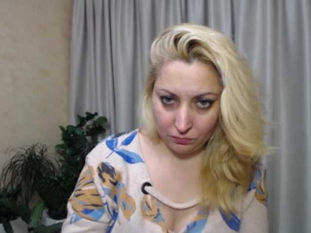 Nuotraukos KickaIricka I will add to my friends-20, view camera-25, show chest-40, open pussy -50, open asshole-70, get naked and show my holes-100