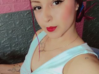 Erotinis vaizdo pokalbis Kiim-Katta