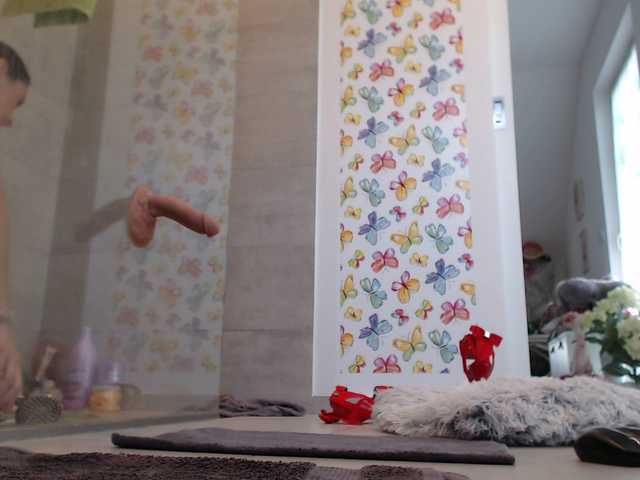 Transliacijos ekrano nuotraukos KinkyMoni