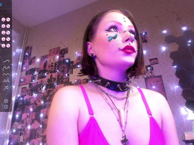 Transliacijos ekrano nuotraukos kinkypleasure