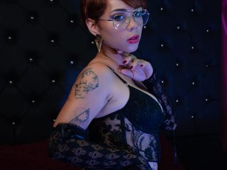 Erotinis vaizdo pokalbis Kiomelody-