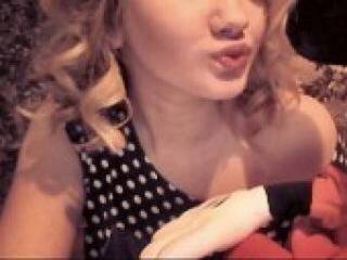 Erotinis vaizdo pokalbis kiro4kalux