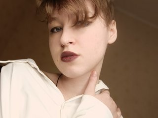 Erotinis vaizdo pokalbis KisaKira