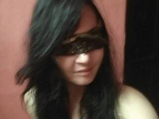 Erotinis vaizdo pokalbis KisAssi