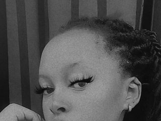 Erotinis vaizdo pokalbis Kishadeja