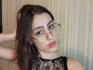 Erotinis vaizdo pokalbis kiska-kira