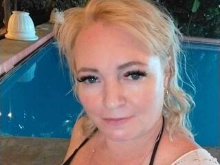 Erotinis vaizdo pokalbis KiskaLeila