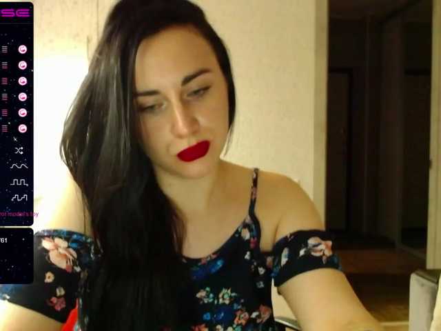 Nuotraukos -Yurievna- Welcome to my room) My name is Sveta) I love flowers and orgasms) I prefer level 26-33) lovense 2 tips , i see *****0 tip)
