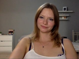 Erotinis vaizdo pokalbis kissMillie