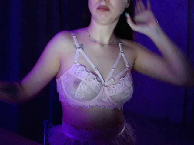 Transliacijos ekrano nuotraukos Kissmrpuma