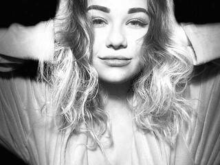 Erotinis vaizdo pokalbis Kittenbabys