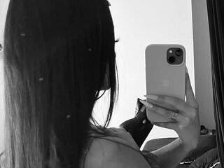 Erotinis vaizdo pokalbis kittymonet