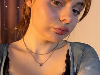 Erotinis vaizdo pokalbis kittyrinaa