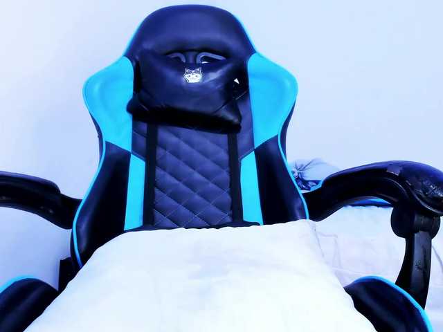 Transliacijos ekrano nuotraukos Kloe-Lopez