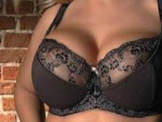 Erotinis vaizdo pokalbis kortneylove