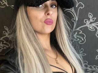 Erotinis vaizdo pokalbis KrisKoskina