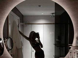 Erotinis vaizdo pokalbis Kriss-love