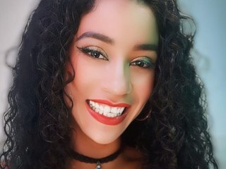 Erotinis vaizdo pokalbis Kylie-Jen