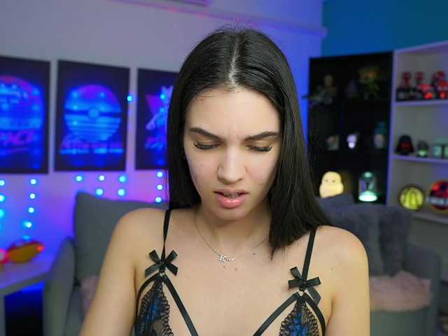 Nuotraukos KylieQuinn018 I have to ask guys from america pls help me with some answer to me :) MAKE ME SQUIRT #teen #squirt #anal #dildo #18 Lovense Lush
