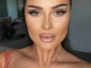 Erotinis vaizdo pokalbis KylieSpicey