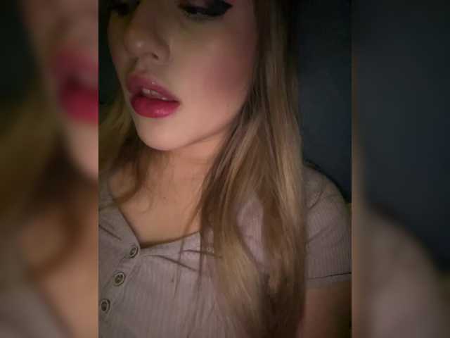 Transliacijos ekrano nuotraukos LollaDolly