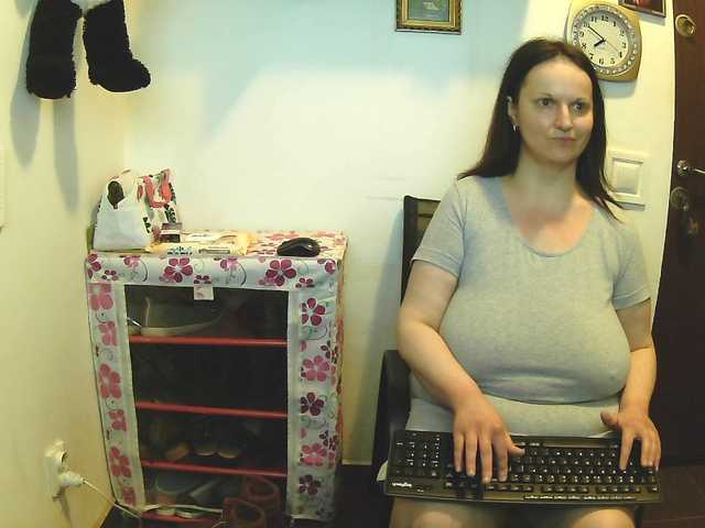 Nuotraukos LadyAlma Love to play with my boobs,make my pussy cum and make anal!