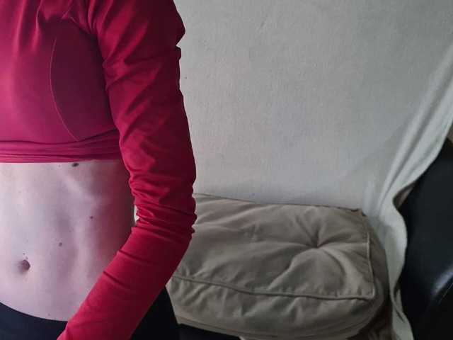 Nuotraukos LadyDiorXxx Guys, I want to do a very sensual show for you, my goal is 500 and so far I managed 404 if we win 96 I will make a delicious show!