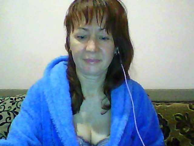 Nuotraukos ladyirenka I see cam for 25 tokens. Tits 50 tok, pussy or ass 60 tok.