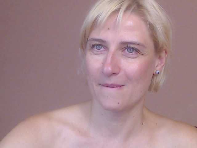 Nuotraukos LadyyMurena Hello guys!Show tits here for 30 tok,pink pussy for 50,all naked -90,hot show in pvt or in group or in pvt