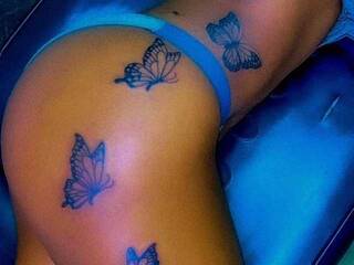 Erotinis vaizdo pokalbis LalaKisses