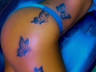 Erotinis vaizdo pokalbis LalaKisses