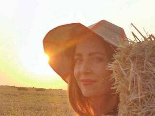 Erotinis vaizdo pokalbis Ev-ge-sha