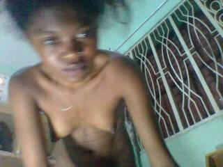 Erotinis vaizdo pokalbis Laluna2