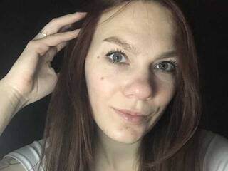 Erotinis vaizdo pokalbis Alice_q