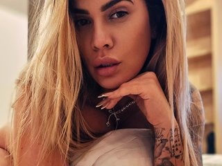 Erotinis vaizdo pokalbis Laranya