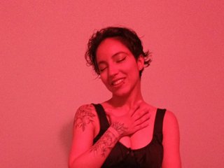 Erotinis vaizdo pokalbis laura-hills18