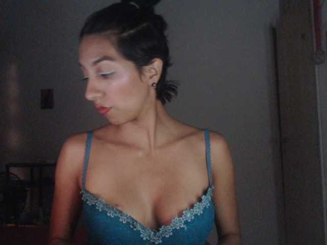 Nuotraukos laura-latin Hi I'm angel, my goal is a #blowjob with lots of #saliva, I'm #new here and I'm looking for my #daddysgirl to give me lots of #milk 300 tokes goal