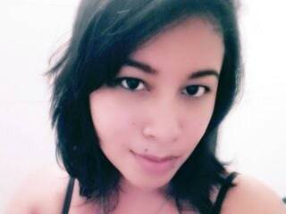 Erotinis vaizdo pokalbis LauraHawkes