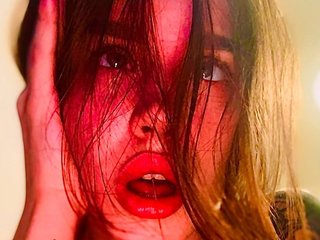 Erotinis vaizdo pokalbis lediice