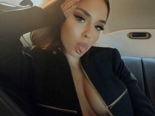 Erotinis vaizdo pokalbis Leila34