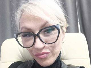 Erotinis vaizdo pokalbis LekSae