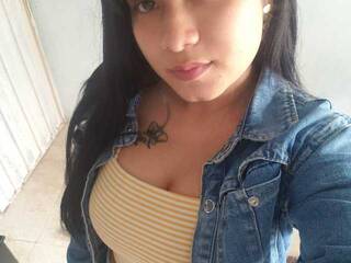 Erotinis vaizdo pokalbis LenaBakeer