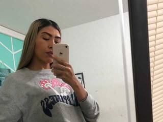 Erotinis vaizdo pokalbis LexaRoss