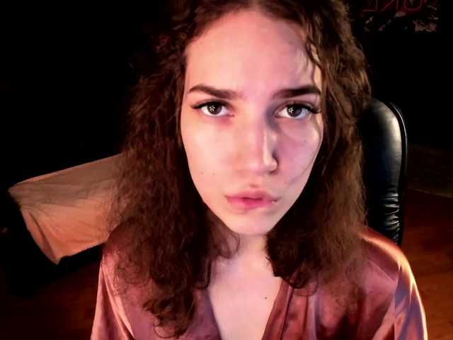 Nuotraukos LexyOlivia hi Guys im Lexy and i want to feel something hard between my legs♥My favorite patterns are 555♥666 - Makes me cum instantly ♥#teen #young #18 #pussy #ass #tits #dildo #squirt #cum