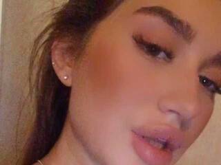 Erotinis vaizdo pokalbis Leyalea