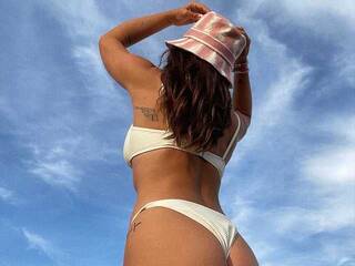 Erotinis vaizdo pokalbis lia-clincon