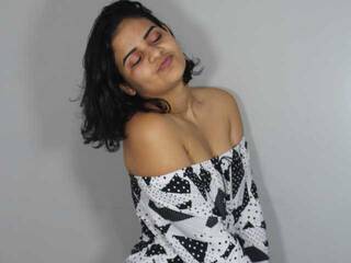 Erotinis vaizdo pokalbis liaEvans1