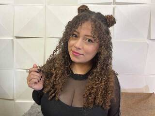 Erotinis vaizdo pokalbis LianaDuque