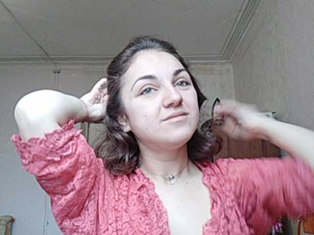 Transliacijos ekrano nuotraukos LiliBellucci