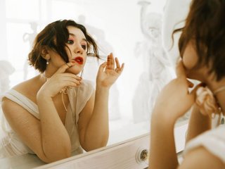 Erotinis vaizdo pokalbis Lilly-Cherry